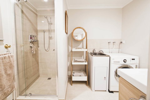 Shasta Place - New Castle Holiday 20