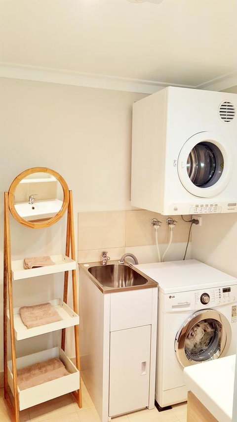 Shasta Place - New Castle Holiday 19