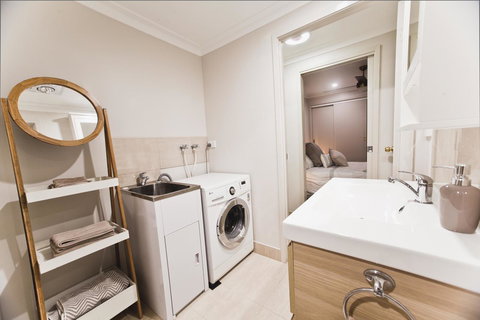 Shasta Place - New Castle Holiday 18