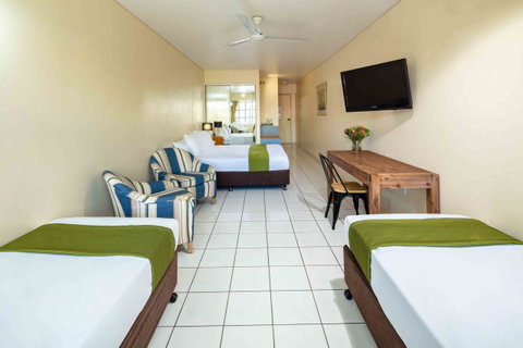 Hides Hotel - New Castle Holiday 14
