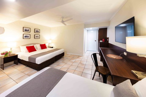 Hides Hotel - New Castle Holiday 7