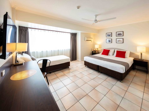 Hides Hotel - New Castle Holiday 1