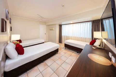 Hides Hotel - New Castle Holiday 9