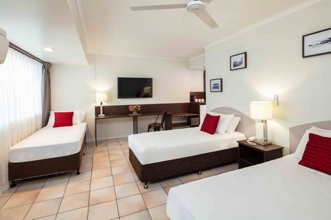 Hides Hotel - New Castle Holiday 8