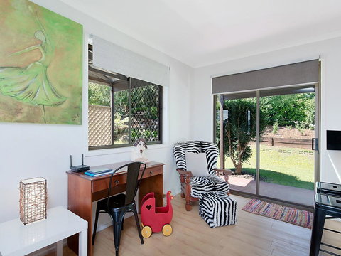 Arthouse - New Castle Holiday 7