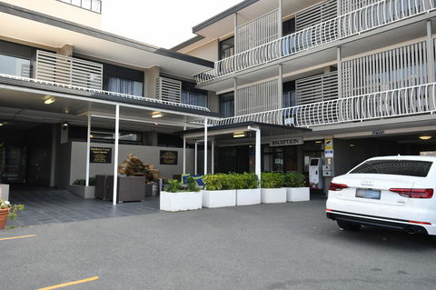 Kangaroo Point Central Hotel & Apartments - New Castle Holiday 3