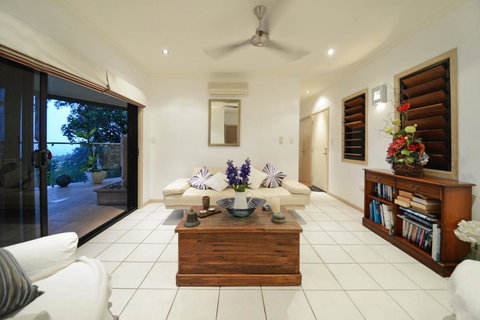 Paddons - New Castle Holiday 12