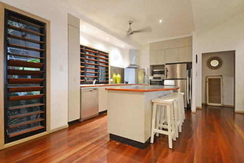 Paddons - New Castle Holiday 11