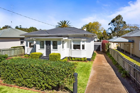 The Lighthouse - New Castle Holiday 18