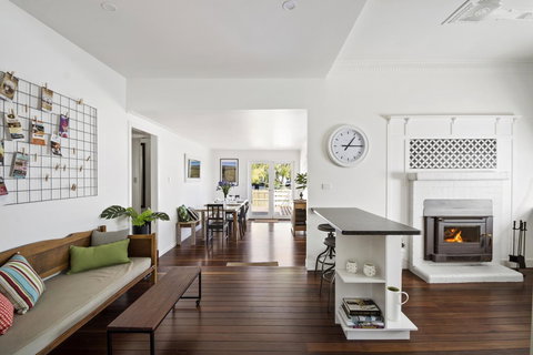 The Lighthouse - New Castle Holiday 7