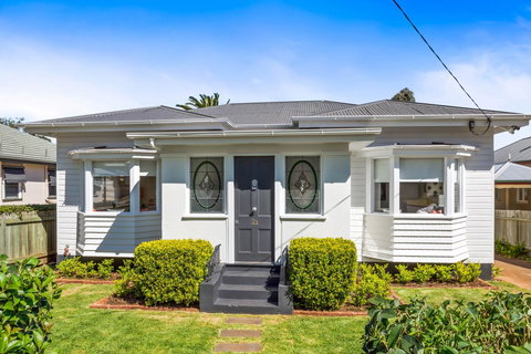 The Lighthouse - New Castle Holiday 1