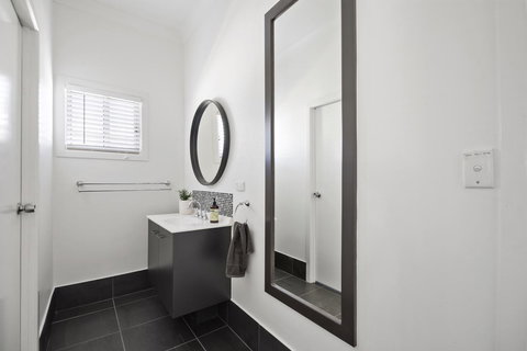 The Lighthouse - New Castle Holiday 13