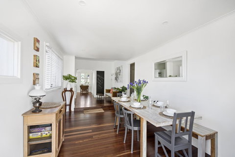 The Lighthouse - New Castle Holiday 10