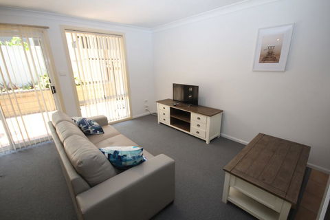 Waters Edge - New Castle Holiday 3
