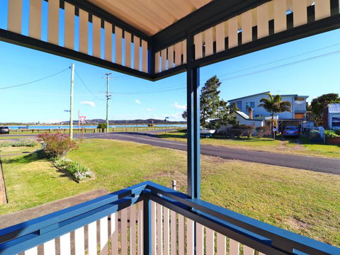Waterside Retreat - New Castle Holiday 0
