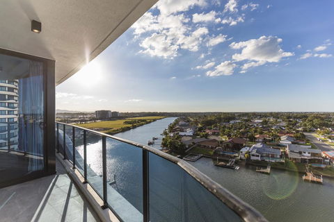 Waterview 3BR Modern Apartment Near Harbour Town - Waterpoint - New Castle Holiday 3