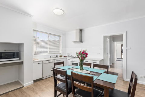 Wattle Grove Villa - New Castle Holiday 0