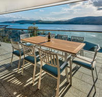 Waves 5 Luxury 3 Bedroom Breathtaking Ocean Views Central Location - New Castle Holiday