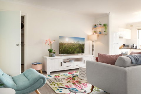 Welcome To Wonderland! In The Heart Of Strathfield - New Castle Holiday 1