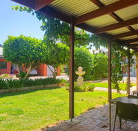 Wentworth Central Motor Inn - New Castle Holiday