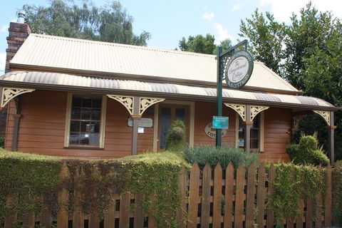 Westbury Gingerbread Cottages - New Castle Holiday 2