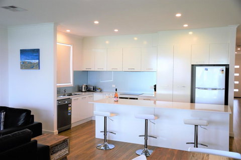 Western Breeze - New Castle Holiday 0