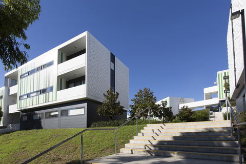 Western Sydney University Village - Campbelltown - New Castle Holiday 0
