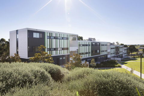 Western Sydney University Village - Campbelltown - New Castle Holiday 2