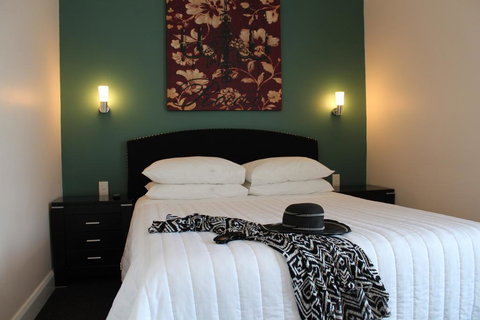 Whale Inn & Restaurant - New Castle Holiday 0