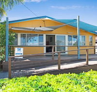 Wheelchair Friendly with water views - Welsby Pde Bongaree - New Castle Holiday