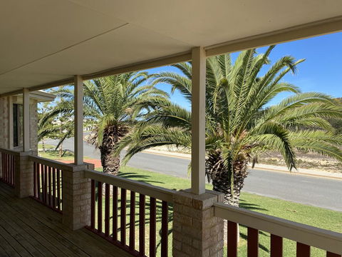 Whispering Palms - New Castle Holiday 1