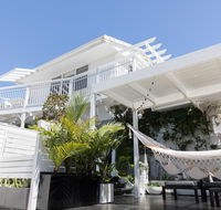 White Beach Cottage - New Castle Holiday