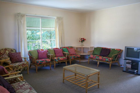 WHITE DOLPHIN, UNIT 5 - New Castle Holiday 2