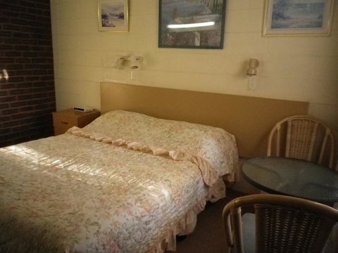 White Lanterns Motel - New Castle Holiday 3