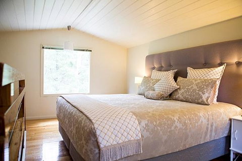 White Lotus Day Spa - New Castle Holiday 0