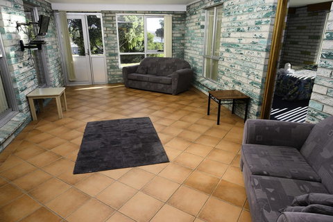 White Sands Estate - New Castle Holiday 3