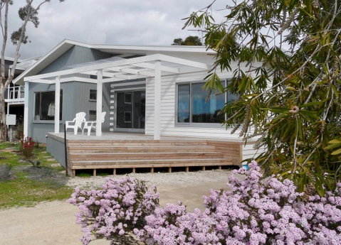 WHITE SHELLS HOLIDAY RENTAL - New Castle Holiday 0