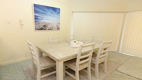 Whitesands G2 - Main Beach Location - New Castle Holiday 3