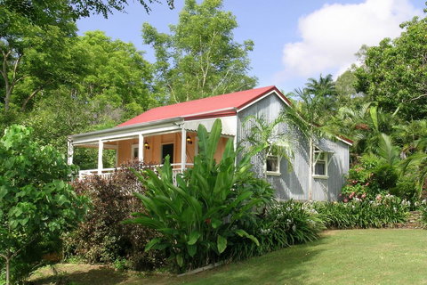 Whitsunday Cane Cutters Cottage - New Castle Holiday 0