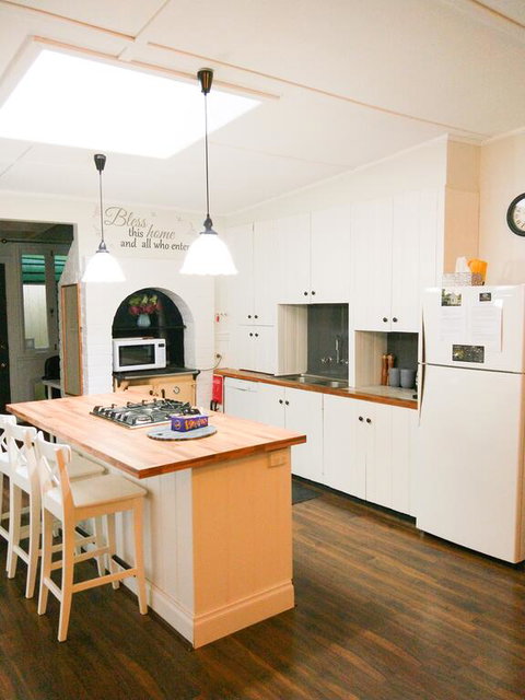 Wildflower Cottage - New Castle Holiday 3