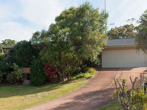 Wildflowers @ Fingal Bay - New Castle Holiday 1