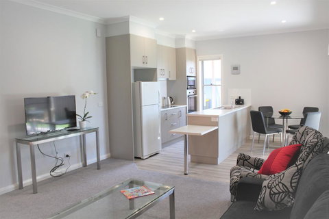 Willow Island - Waterfront - New Castle Holiday 3