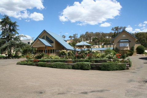 Willows Motel - New Castle Holiday 1