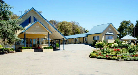 Willows Motel - New Castle Holiday 3