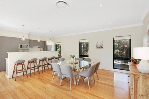 Wine Down - New Castle Holiday 2