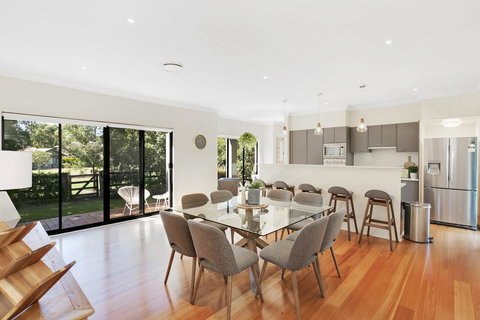 Wine Down - New Castle Holiday 1