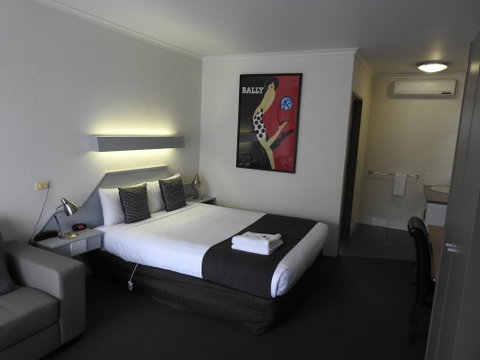 Wine Village Motor Inn - New Castle Holiday 0