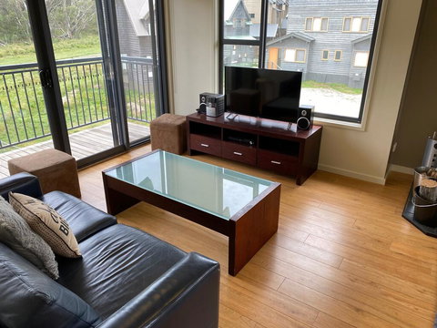 Winterfell - New Castle Holiday 3