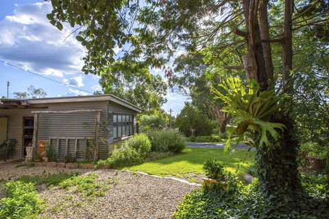 Wisteria Cottage - New Castle Holiday 2
