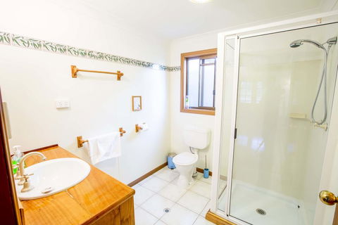 Wisteria Cottage - New Castle Holiday 3
